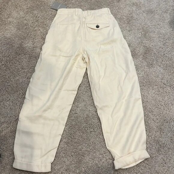 Everlane The Chino in Buttersoft (Parchment Color), Size 2 - Picture 4 of 9